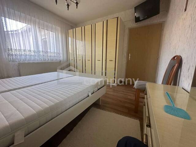 Immobilie in Eichberg - Einfamilienhaus zum träumen! 4 Zimmer, Garten, Balkon & 2 Garagen! - Bild 3