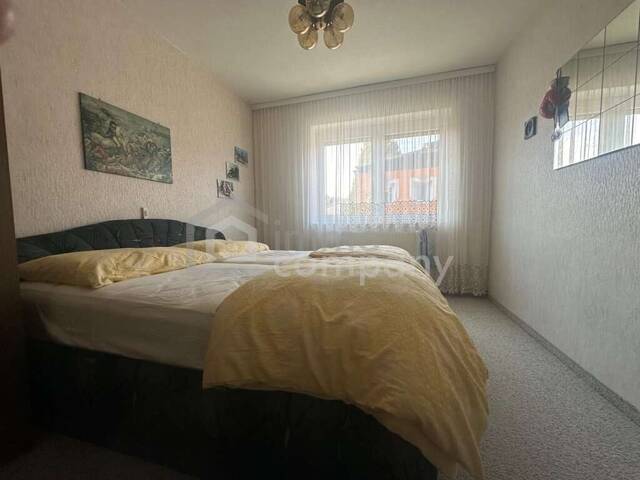 Immobilie in Eichberg - Einfamilienhaus zum träumen! 4 Zimmer, Garten, Balkon & 2 Garagen! - Bild 4