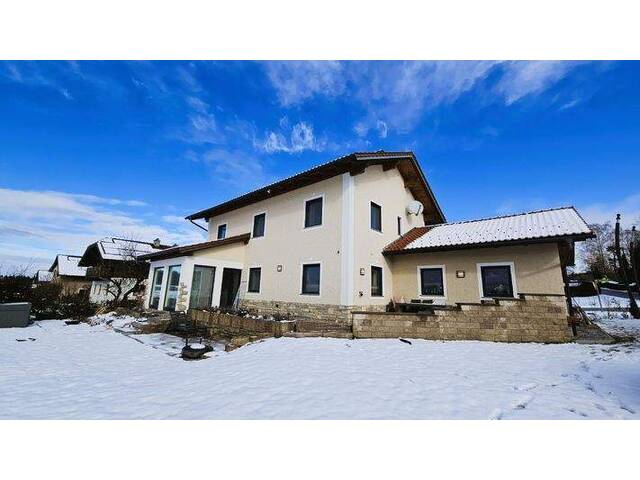 Immobilie in Moosdorf - Modernes Einfamilienhaus mit hochwertiger Ausstattung in Moosdorf - Bild 0