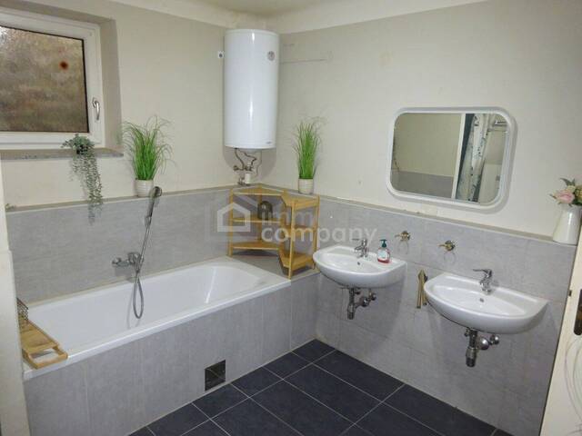 Immobilie in Ulrichskirchen - Neuer Preis!!! Charmantes Haus mit Potenzial in Ulrichskirchen- absolute Wien Nähe!!! 3 Zimmer, Garten, Terrasse – Ihr neues Zuhause! - Bild 0