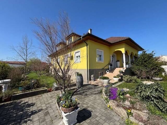 Immobilie in Winden am See - Winden am See - Ihr Traumhaus mit großem Garten (1490m²) wartet auf Sie! - Bild 3