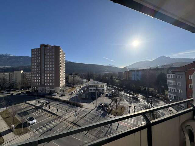 Immobilie in Innsbruck - Charmante Garconniere mit sonnigen Balkon und Panoramaausblick in Innsbruck - Bild 0