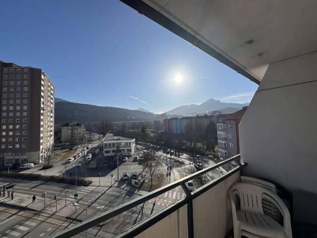 Immobilie in Innsbruck - Charmante Garconniere mit sonnigen Balkon und Panoramaausblick in Innsbruck - Bild 1