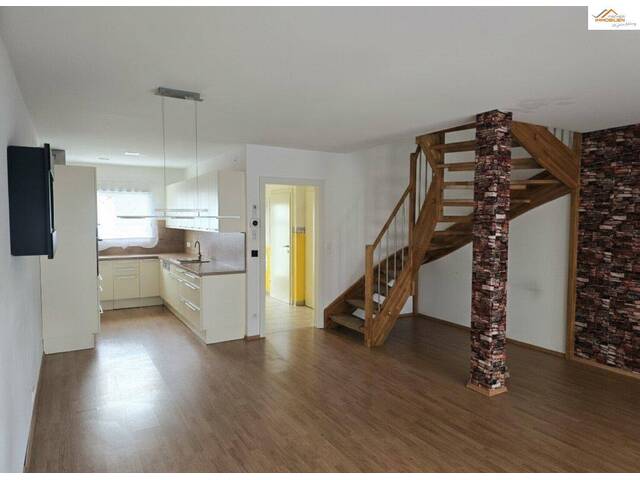 Immobilie in Theresienfeld - Modernes Niedrigenergie-Reihenhaus mit Garten, Terrasse und zwei Stellplätzen in ruhiger Lage von Theresienfeld - Bild 3