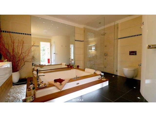 Immobilie in Eichgraben - Exklusives Architektenhaus in idyllischer Lage bei Eichgraben - Bild 2