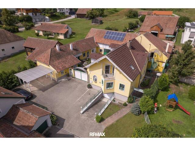 Immobilie in Wetzmannsthal - Großes Wohnhaus mit Heurigenlokal / 5 Gästezimmern und einem Miethaus - Bild 0