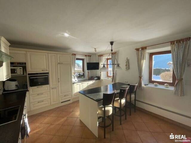 Immobilie in Mühldorf - Großzügiges Landhaus mit Scheune in Panoramalage von Mühldorf - Viel Platz für Familie oder Vermietung! - Bild 2