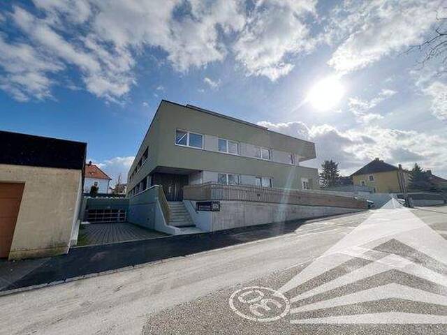 Immobilie in Enns - ERSTBEZUG in ENNS: Hochwertige 2 Zimmer Gartenwohnung! 1 TG-Platz inklusive! - Bild 4