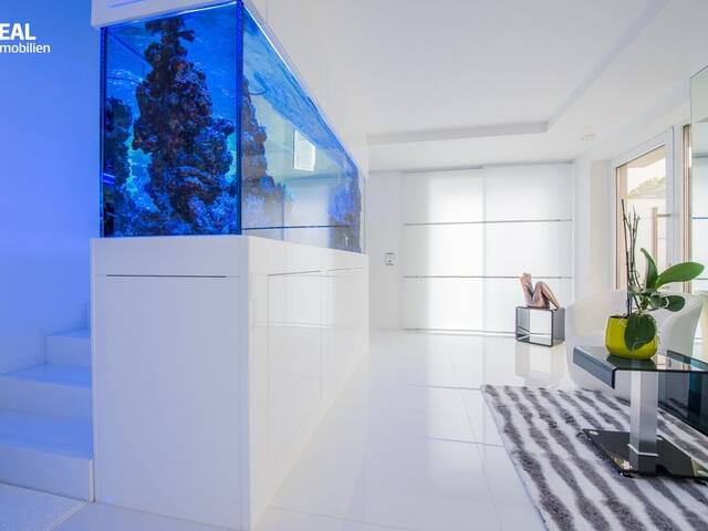 Immobilie in Gießhübl - Exklusives Luxuspenthouse/Doppelhaushälfte mit 5 Zimmern, 2 Garagenplätzen, Heimkino und vielem mehr! - Bild 2