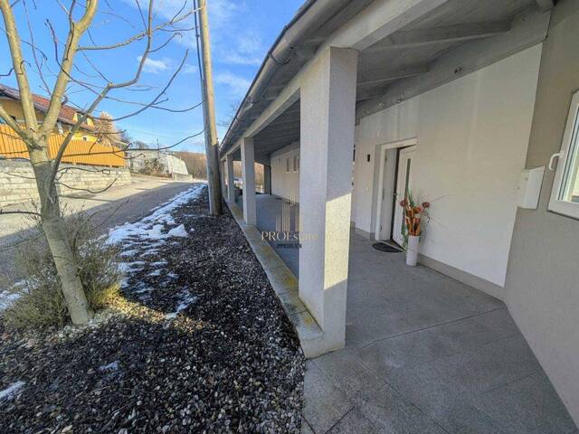 Immobilie in Schlüßlberg - Modernisiertes Mehrfamilienhaus 2 getrennte Wohnungen- auf ca. 3.000 m² in Schlüßlberg - Ruhelage– Untervermietung möglich! - Bild 2