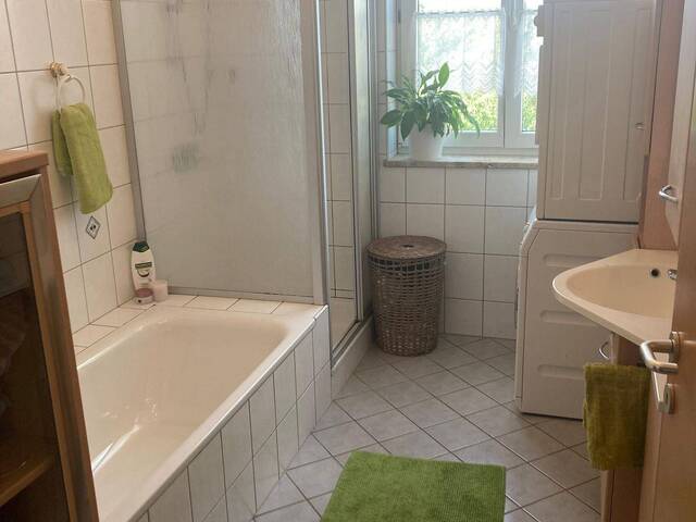 Immobilie in Schalchen - Leistbares Wohnen auf 104m² und 2 Etagen - Balkon, Parkplatz und laufend modernisiert - Bild 3