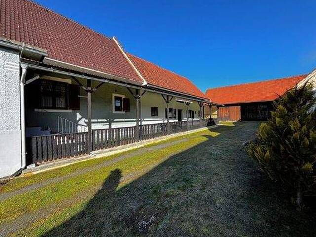 Immobilie in Bad Radkersburg - Ehemaliger Bauernhof, Bauernhaus, Ferienappartements, Nebengebäude, ruhige Ortslage - Bild 1