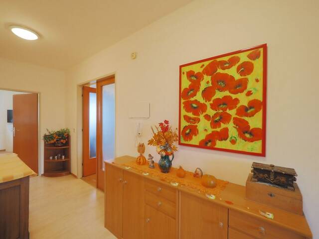 Immobilie in Brunn am Gebirge - Großzügige 3-Zimmer-Eigentumswohnung mit Loggia - ca. 95 m² Nutzfläche in Brunn am Gebirge! - Bild 2