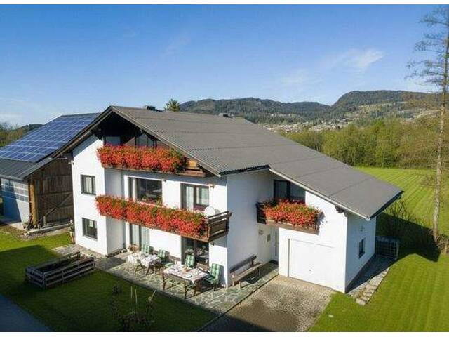 Immobilie in Feistritz im Rosental - Exklusives Einfamilienhaus mit Nebengebäuden & Entwicklungspotenzial im Rosental - Wohnen, Arbeiten & Investieren mit Blick auf die Karawanken - Bild 0