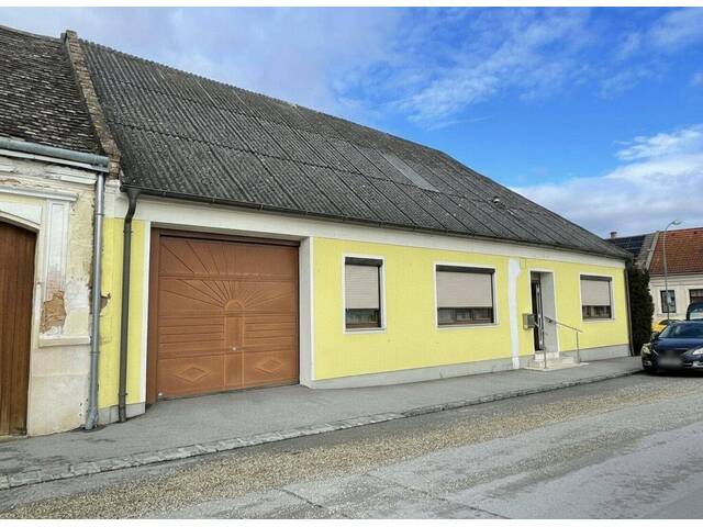 Immobilie in Poysbrunn - Freiraum statt Standard – Großzügige Liegenschaft mit Stadl, 5.666m² Grundstück & uvm. um € 575.000,– - Bild 0