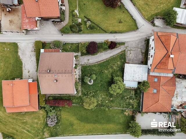 Immobilie in Höfen - Vielseitiges Wohnhaus mit Zukunft - Raum für Ihren persönlichen Wohntraum und attraktive Investitionsmöglichkeiten - Bild 0