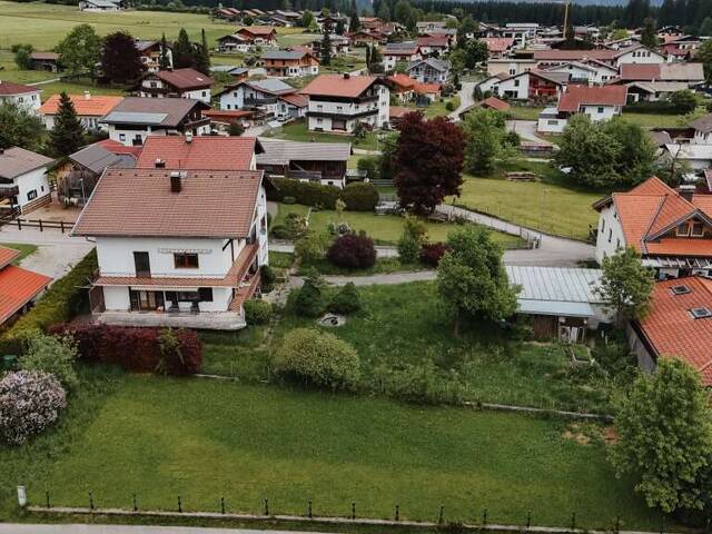 Immobilie in Höfen - Vielseitiges Wohnhaus mit Zukunft - Raum für Ihren persönlichen Wohntraum und attraktive Investitionsmöglichkeiten - Bild 4