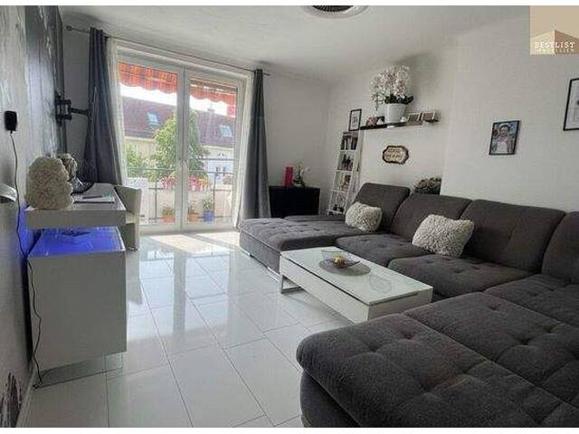 Immobilie in Pfaffstätten - Attraktive 3-Zimmer-Wohnung mit Loggia an der Grenze zu Baden - Bild 0