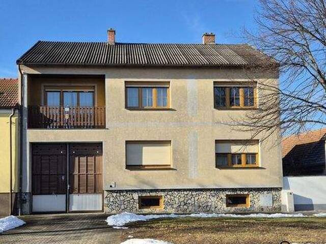 Immobilie in Unterloisdorf - Interessante Liegenschaft mit 2 modernen Wohnungen, Innenhof und großer Halle! - Bild 0