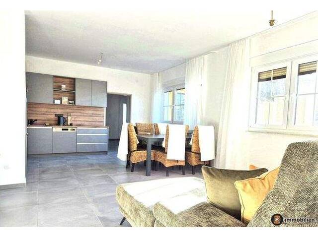 Immobilie in Unterloisdorf - Interessante Liegenschaft mit 2 modernen Wohnungen, Innenhof und großer Halle! - Bild 3