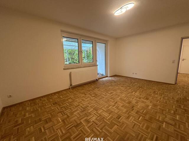 Immobilie in Vöcklabruck - frisch renovierte 3-Zimmer-Wohnung mit grüner Terrasse - Bild 0