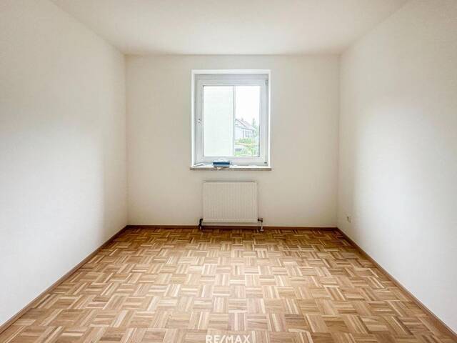 Immobilie in Vöcklabruck - frisch renovierte 3-Zimmer-Wohnung mit grüner Terrasse - Bild 2