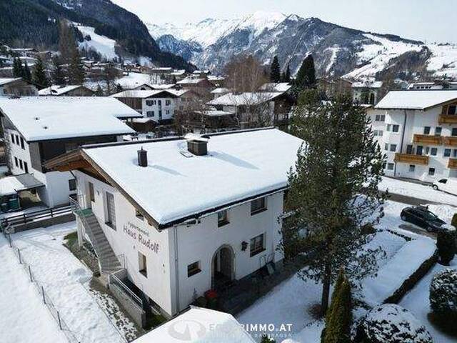 Immobilie in Kaprun - Wohnen und Vermieten im Herzen von Kaprun - Exklusives Mehrfamilienhaus mit separatem Appartement - Bild 1