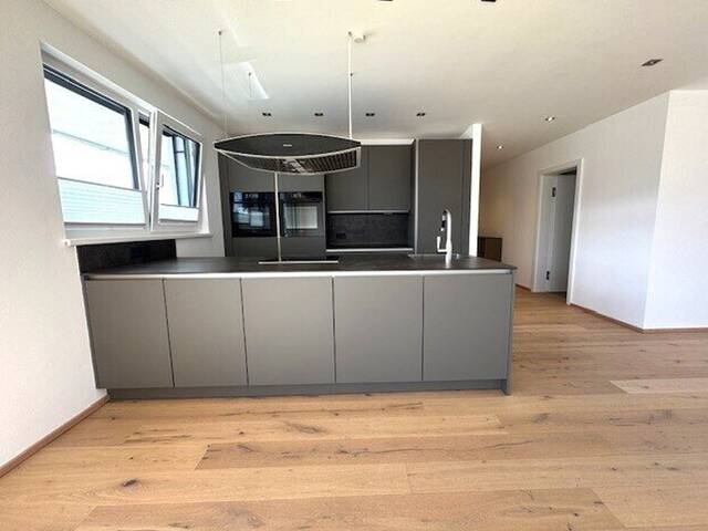 Immobilie in Mils - Sofortbezug! Neuwertige 3-4 Zimmer Dachgeschosswohnung mit sonniger Süd-Terrasse in Mils - Bild 1