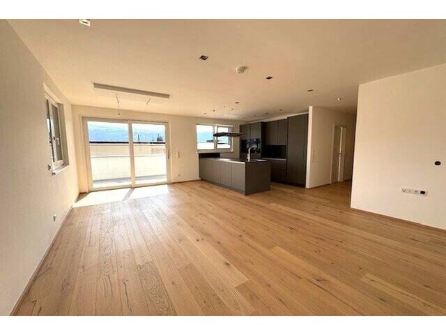 Immobilie in Mils - Sofortbezug! Neuwertige 3-4 Zimmer Dachgeschosswohnung mit sonniger Süd-Terrasse in Mils - Bild 3