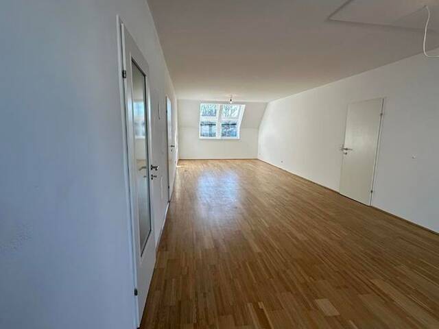 Immobilie in Pressbaum - 3 Zimmer Wohnung mit Balkon - Bild 2