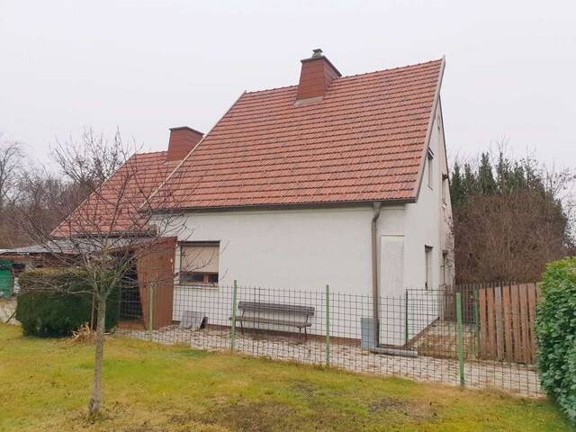 Immobilie in Blumau-Neurißhof - Sanierungsbedarf - Doppelhaushälfte mit Garten   Nebengebäude!! - Bild 4