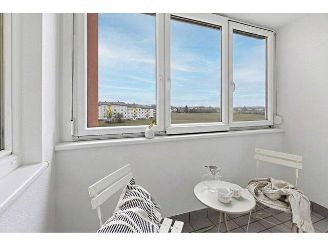 Immobilie in Traun - Wunderschöne 3 Zimmerwohnung mit Sonnen-Loggia & Tiefgarage in idyllischer Ruhelage Nähe Oedtsee - Bild 1