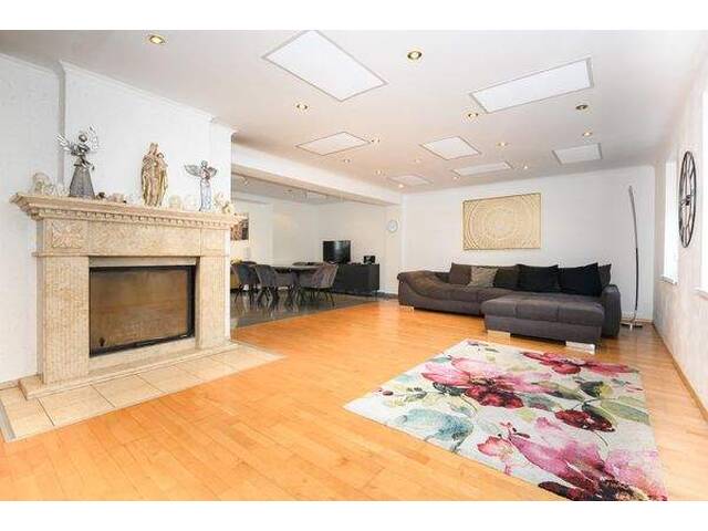 Immobilie in Frauenkirchen - Mehrfamilienhaus mit Wirtschaftsgebäude in zentraler Lage - Bild 0