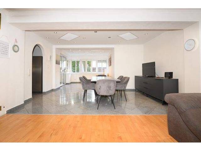 Immobilie in Frauenkirchen - Mehrfamilienhaus mit Wirtschaftsgebäude in zentraler Lage - Bild 1