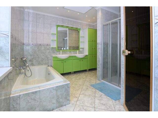 Immobilie in Frauenkirchen - Mehrfamilienhaus mit Wirtschaftsgebäude in zentraler Lage - Bild 2