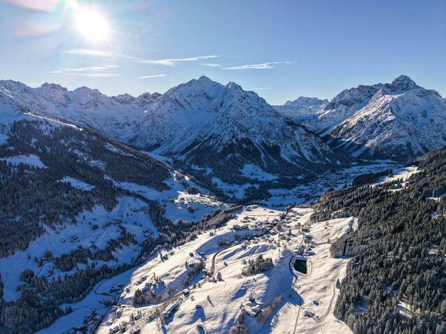 Immobilie in Mittelberg - Einchecken in den Ferienspaß: Ihre Ferienwohnung für Gäste und Eigennutzung - Bild 2