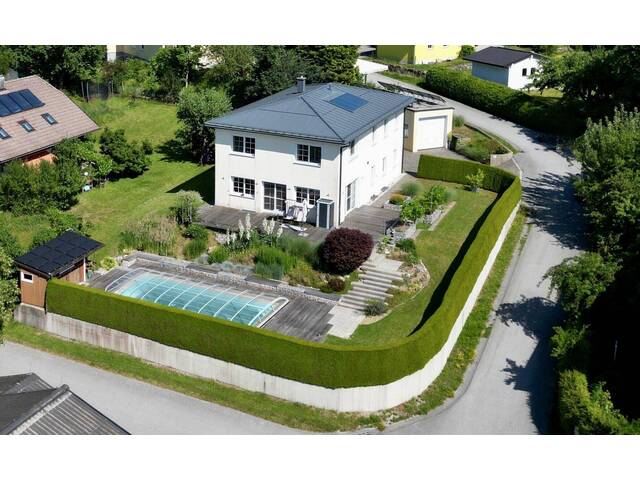 Immobilie in Köstendorf - Einfamilienhaus mit Pool und großem Garten in Köstendorf - Bild 0