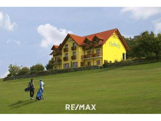 Immobilie in Burgauberg - APARTMENT mit Französischen Balkon und eigenem Parkplatz Traumhaftem Ausblick direkt am Golfplatz - Bild 2