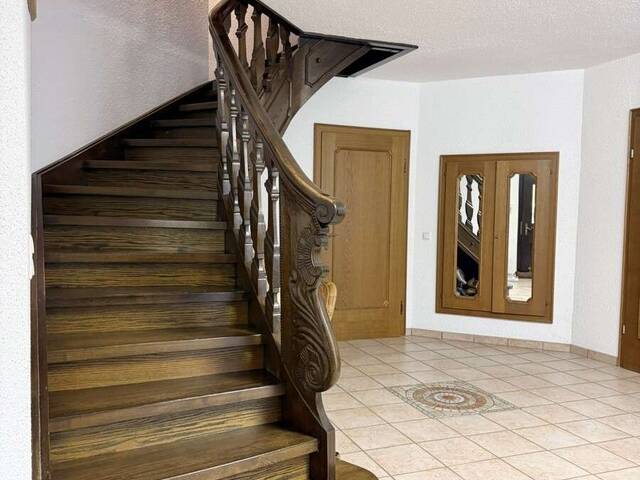 Immobilie in Neuhofen an der Krems - Großzügiges Familienhaus mit Einliegerwohnung, Garten & Kamin! - Bild 1