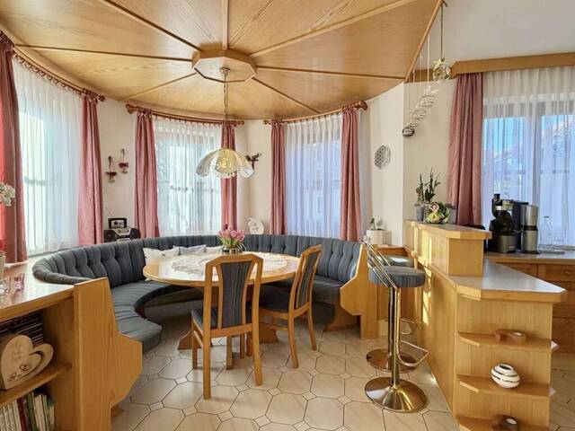 Immobilie in Sattledt - Attraktives Zweifamilienhaus in Sattledt, 8 Zimmer, Doppelgarage und Garten für nur EUR665.000 - Bild 3