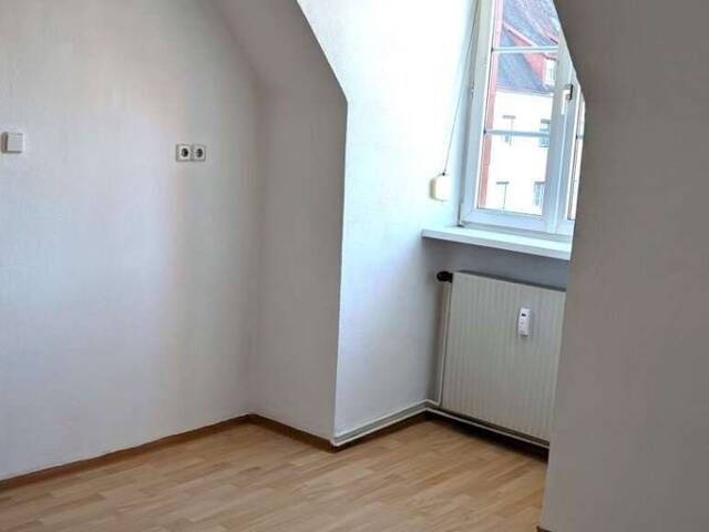 Immobilie in Köflach - Ruhige, zentral gelegene Wohnung im Dachgeschoss mit Autoabstellplatz - Bild 3