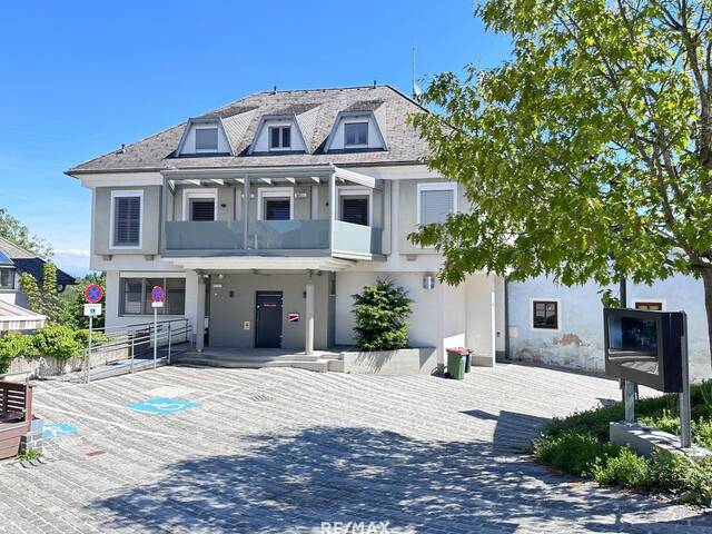 Immobilie in Maria Saal - Attraktive Wohn- und Investitionsmöglichkeit unter einem Dach - Lukratives Anlageobjekt am Hauptplatz von Maria Saal - Bild 0