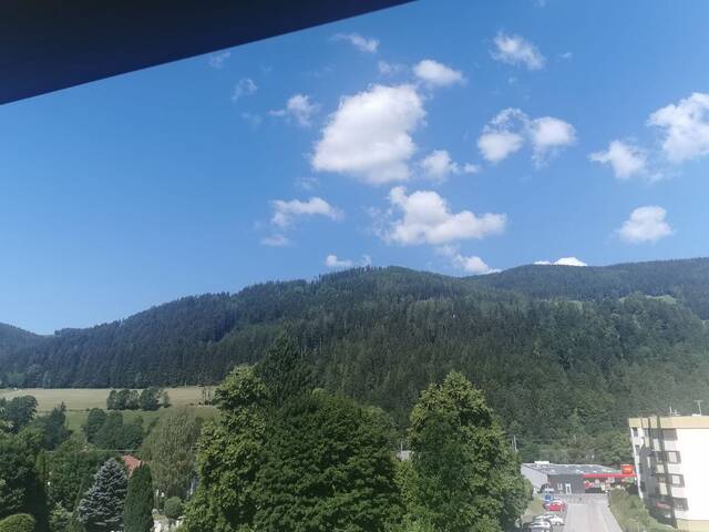 Immobilie in Mürzzuschlag - Wunderschöne sonnige Wohnung mit herrlichem Ausblick inkl. großer Garage!!! - Bild 0