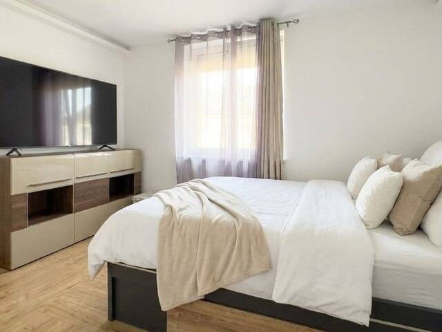 Immobilie in Schwechat - Charmanter Familientraum - komplett sanierte Eigentumswohnung in zentraler Lage in Schwechat - Bild 2