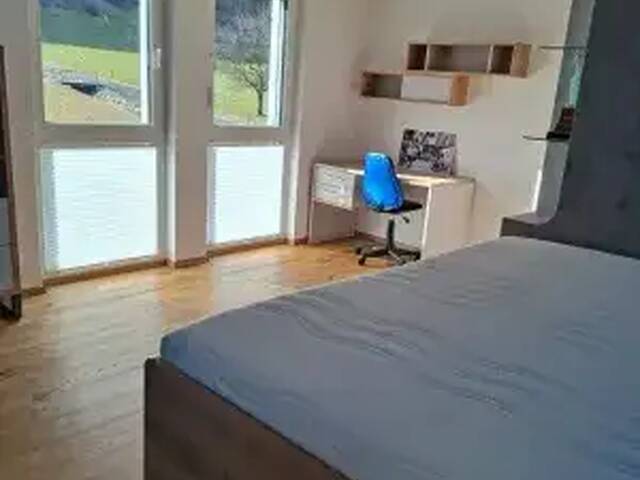 Immobilie in Vandans - Schönes Geräumiges Haus mit Garage, Parkplatz und 27 m² großer Terrasse in Top-Lage steht zum Verkauf - Bild 1