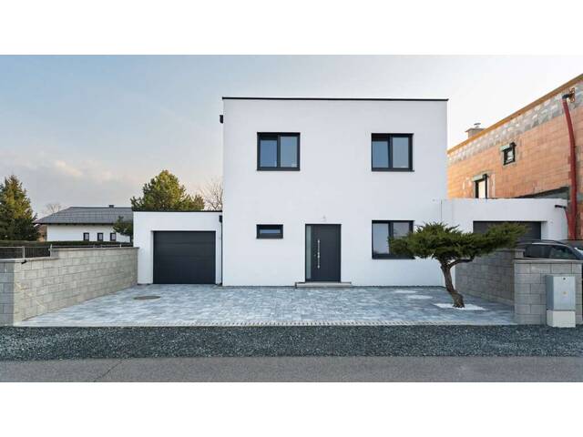 Immobilie in Theresienfeld - Lichtdurchfluteter Erstbezug in Theresienfeld - Garten und Garage inklusive ! - Bild 0