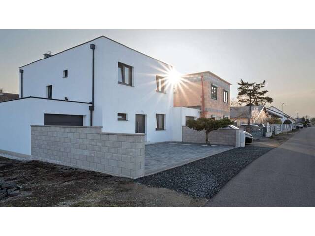 Immobilie in Theresienfeld - Lichtdurchfluteter Erstbezug in Theresienfeld - Garten und Garage inklusive ! - Bild 2