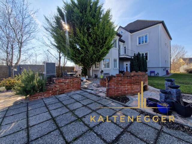 Immobilie in Obersiebenbrunn - LEBENSQUALITÄT PUR: Bezauberndes Haus mit 3 Wohneinheiten und großem Garten inklusive Swimmingpool - Bild 0