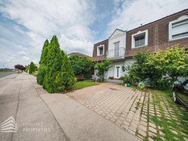 Immobilie in Leopoldsdorf im Marchfeld - Elegantes Eckreihenhaus in Leopoldsdorf im Marchfeld - Bild 0