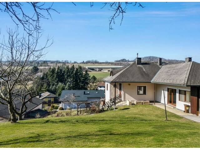 Immobilie in Sieggraben - Weitblick. Raum. Substanz. - Großzügiges Familienhaus mit Panorama Blick - Bild 1